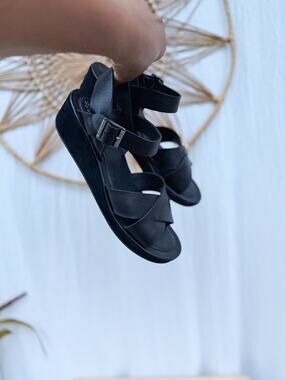 Kork-Ease Black Leather Myrna Comfort Wedge Sandal Ma Strappy Women’s Sz 9
